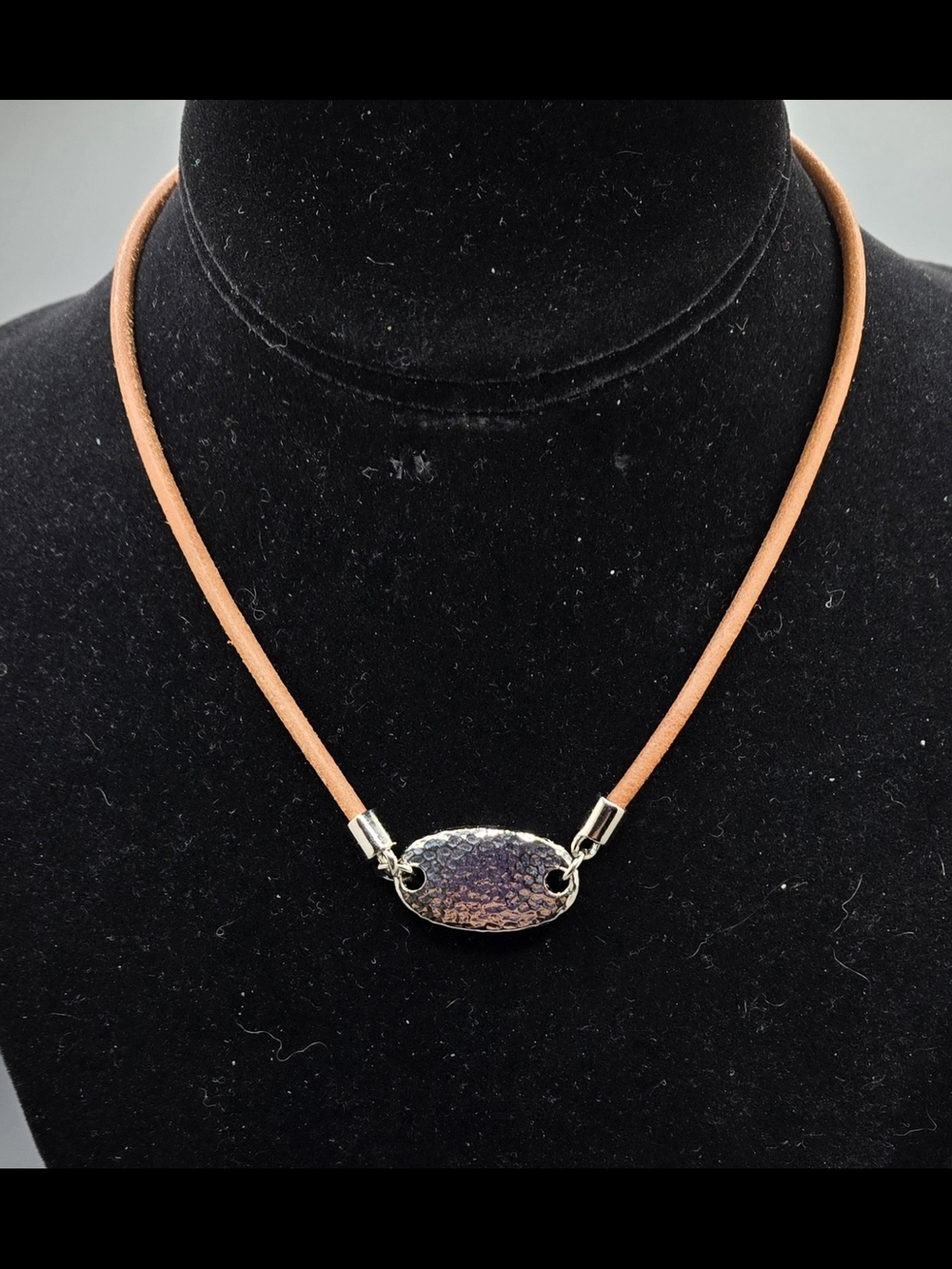 Lauren Ralph Lauren Choker Necklace Silver Tone Hammered Oval Pendant